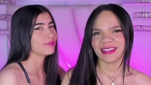 Snapshot of siara_lewis_ chatting on 05-06-26, 10:37 Siara and Zoe tattoo online show from 05-06-26, 10:37