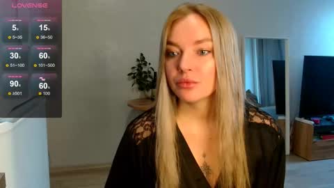 Snapshot of siberian_girl_ chatting on 10-15-25, 01:17 Eva online show from 10-15-25, 01:17