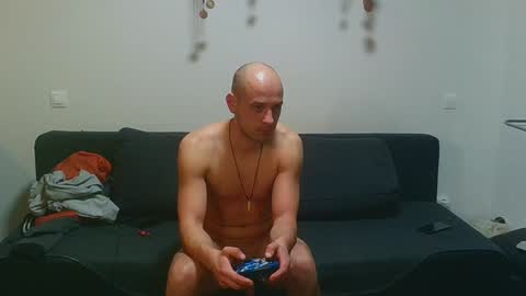 Snapshot of sicon_69 chatting on 12-24-24, 12:44 Devil online show from 12-24-24, 12:44