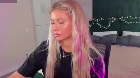 Snapshot of sidny_beth chatting on 07-30-26, 08:57 Sidny online show from 07-30-26, 08:57