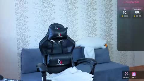 Snapshot of sidny_blush chatting on 06-26-26, 06:40 Sidny online show from 06-26-26, 06:40