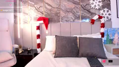 Snapshot of sienna_blake_ chatting on 12-13-25, 07:53 Sienna Blake online show from 12-13-25, 07:53