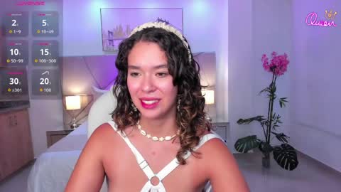 Snapshot of sienna_luxor chatting on 04-27-26, 07:01 siiena online show from 04-27-26, 07:01