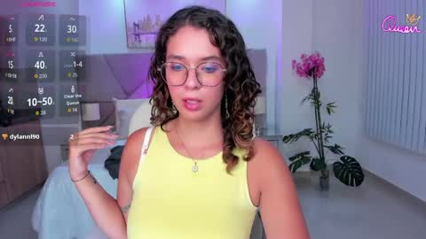 Snapshot of sienna_luxor chatting on 05-04-26, 06:37 siiena online show from 05-04-26, 06:37