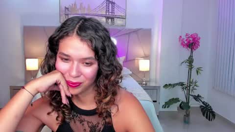 Snapshot of sienna_luxor chatting on 05-05-26, 06:38 siiena online show from 05-05-26, 06:38