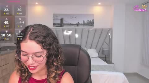 Snapshot of sienna_luxor chatting on 05-11-26, 06:49 siiena online show from 05-11-26, 06:49