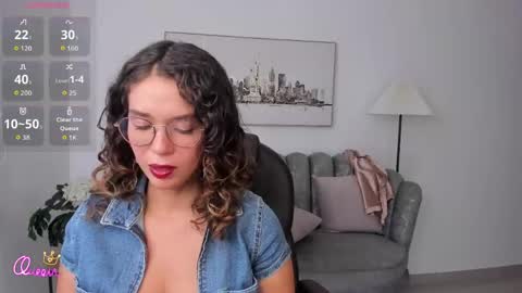 Snapshot of sienna_luxor chatting on 05-14-26, 04:36 siiena online show from 05-14-26, 04:36