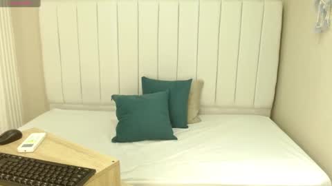 Snapshot of sienna_valexx chatting on 09-25-25, 01:48 Sienna online show from 09-25-25, 01:48