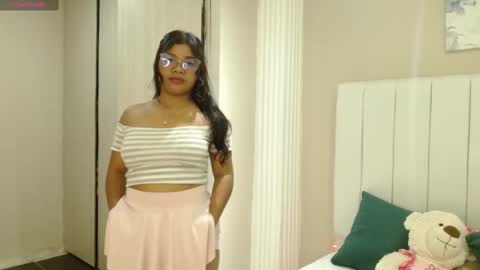 Snapshot of sienna_valexx chatting on 10-02-25, 01:07 Sienna online show from 10-02-25, 01:07