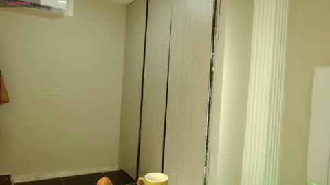 Snapshot of sienna_valexx chatting on 10-08-25, 12:47 Sienna online show from 10-08-25, 12:47