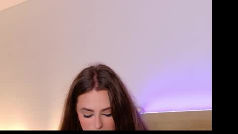 Snapshot of sienna_voss chatting on 12-14-25, 10:58 sienna_voss online show from 12-14-25, 10:58