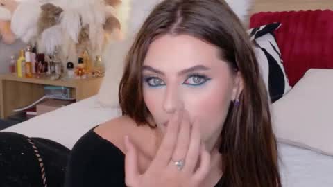 Snapshot of sienna_voss chatting on 01-18-26, 08:23 sienna_voss online show from 01-18-26, 08:23