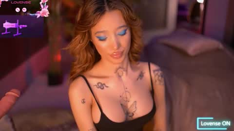 Snapshot of siennajayden chatting on 10-24-25, 06:59 Sienna online show from 10-24-25, 06:59