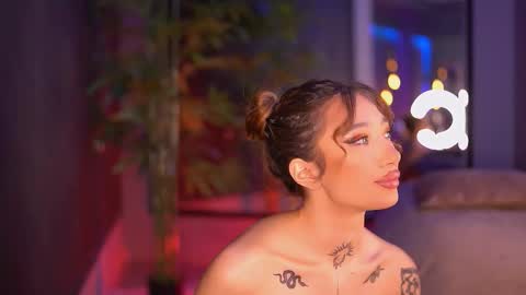 Snapshot of siennajayden chatting on 10-27-25, 06:45 Sienna online show from 10-27-25, 06:45