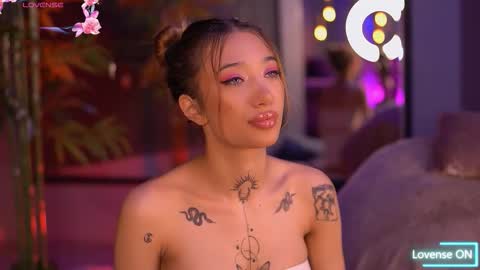 Snapshot of siennajayden chatting on 10-28-25, 06:43 Sienna online show from 10-28-25, 06:43