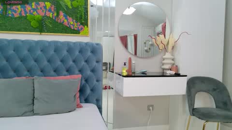 Sienna online show from 09-28-25, 03:45