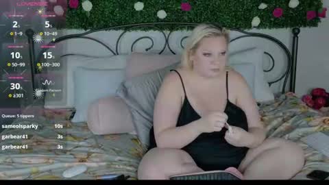 Sienna Luxx online show from 06-17-26, 06:42