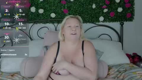 Sienna Luxx online show from 07-25-26, 04:15