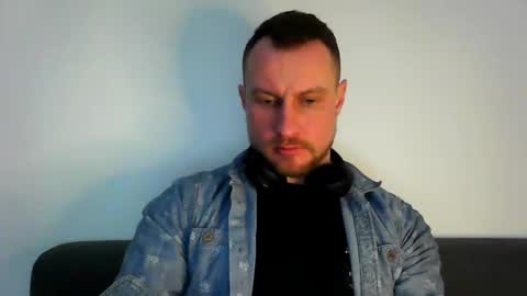 Snapshot of siggurd7one chatting on 02-20-25, 05:18 Orlando online show from 02-20-25, 05:18