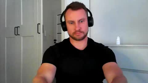 Snapshot of siggurd7one chatting on 09-17-25, 03:35 Orlando online show from 09-17-25, 03:35