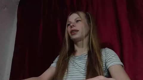 Snapshot of silentpassion567 chatting on 03-08-26, 08:12 JULIANA online show from 03-08-26, 08:12