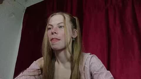 Snapshot of silentpassion567 chatting on 03-10-26, 08:36 JULIANA online show from 03-10-26, 08:36