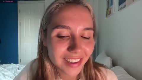 You fav Miss Si online show from 03-13-26, 09:38