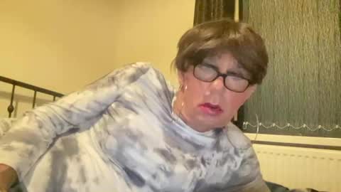 silkacollins online show from 11-21-25, 09:24