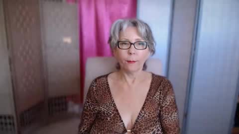 petra daniels online show from 10-31-25, 12:00