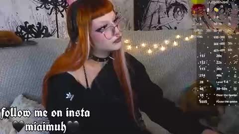 Snapshot of silly_soul chatting on 06-25-26, 10:14 Mia online show from 06-25-26, 10:14