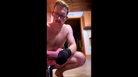Snapshot of sillydillynewfie chatting on 06-11-26, 03:26 Silly Dilly Newfie online show from 06-11-26, 03:26