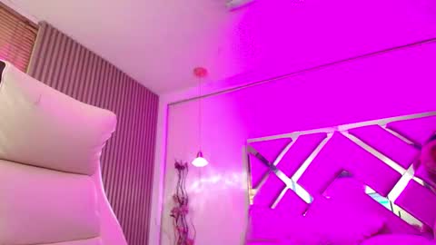 Snapshot of silvana_monroe chatting on 11-13-25, 01:54 SIlvana online show from 11-13-25, 01:54