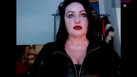 Snapshot of silvanaice chatting on 11-20-25, 04:18 silvanaIce online show from 11-20-25, 04:18