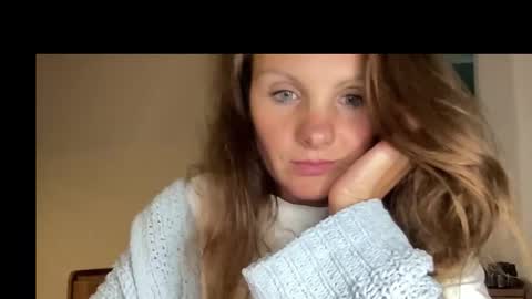 Snapshot of silver_miley chatting on 10-26-25, 10:47 silver_miley online show from 10-26-25, 10:47