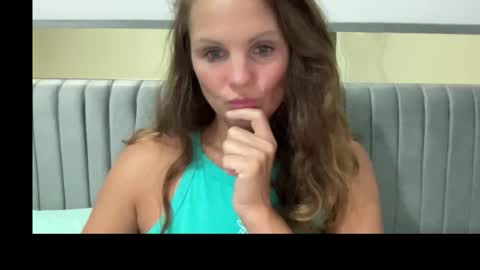 Snapshot of silver_miley chatting on 10-30-25, 10:32 silver_miley online show from 10-30-25, 10:32