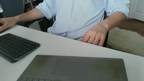 Snapshot of silvertongueduk1 chatting on 10-21-25, 08:48 silvertongueduk1 online show from 10-21-25, 08:48