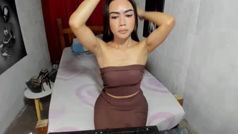 Snapshot of silviahotline911 chatting on 02-05-25, 06:02 Path online show from 02-05-25, 06:02