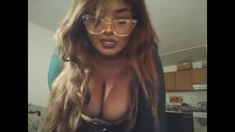 Snapshot of siminfox chatting on 10-24-25, 11:34 Simin Fox online show from 10-24-25, 11:34