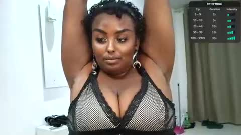 Snapshot of siminfox chatting on 06-17-26, 01:52 Simin Fox online show from 06-17-26, 01:52