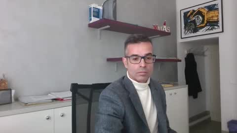 Snapshot of simmeturbate chatting on 12-17-25, 10:21 Italiandaddyitalydickassbottomassholecomshowmasturbatenudeboyitalyatleticcutemuscolarhardcockdickboy online show from 12-17-25, 10:21