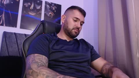 Snapshot of simonbeck chatting on 12-02-24, 10:01 Simon online show from 12-02-24, 10:01