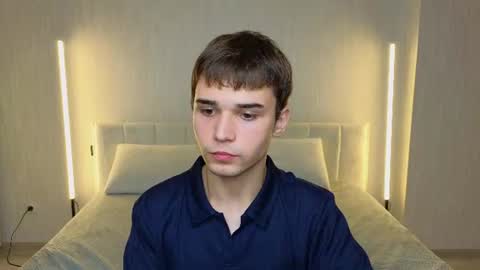 Alex online show from 06-19-26, 04:33