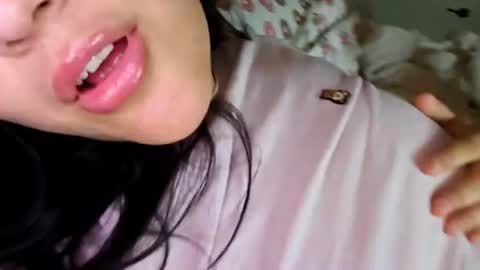 Snapshot of simonesighren chatting on 06-15-26, 05:09 simonesighren online show from 06-15-26, 05:09