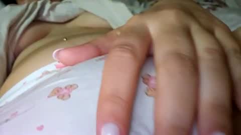Snapshot of simonesighren chatting on 06-23-26, 05:27 simonesighren online show from 06-23-26, 05:27
