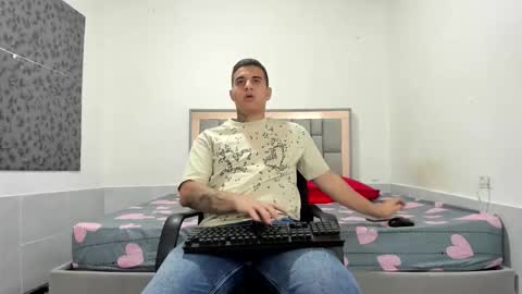 SIMON KELER online show from 11-30-25, 04:05