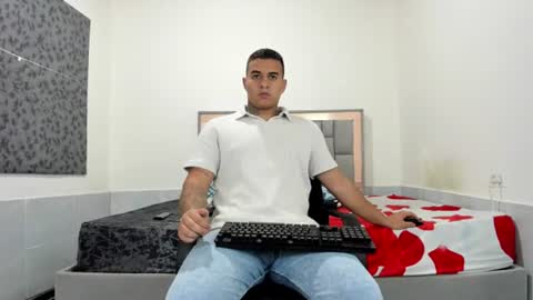 Snapshot of simonkeler chatting on 07-30-26, 05:28 SIMON KELER online show from 07-30-26, 05:28