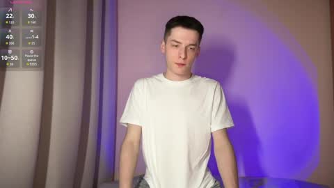 Snapshot of simonsweett chatting on 04-05-26, 08:28 Simon online show from 04-05-26, 08:28