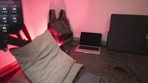 Snapshot of simoon_01 chatting on 02-13-25, 08:27 SIMOON online show from 02-13-25, 08:27