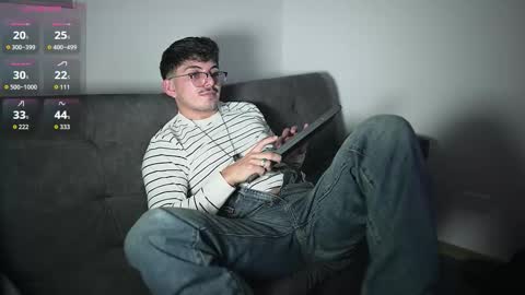 Snapshot of simoon_01 chatting on 10-05-25, 05:17 SIMOON online show from 10-05-25, 05:17