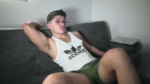 Snapshot of simoon_01 chatting on 10-16-25, 10:11 SIMOON online show from 10-16-25, 10:11